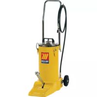 POMPE A GRAISSE A PIED CAPACITE 16KG MECLUBE