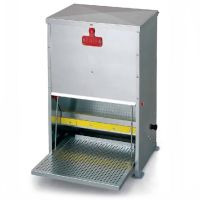 Treadle feeder 17 liters