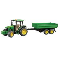 Trator John Deere 5115M com reboque